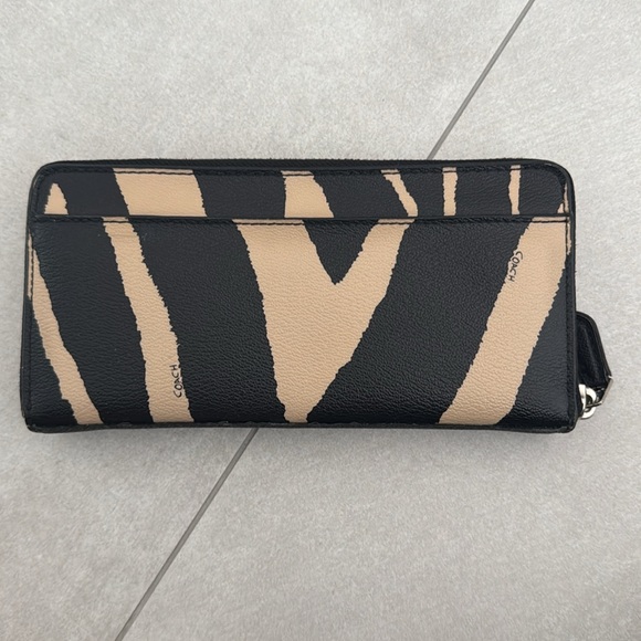 Coach wallet - Picture 2 of 3